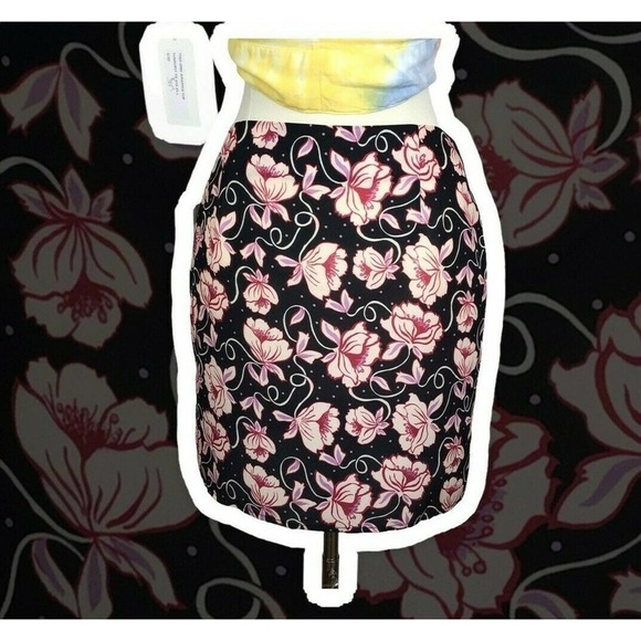 NEW Blue Life Luna Mini Skirt Floral - Picture 4 of 6